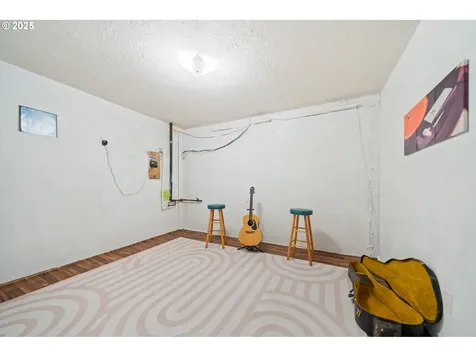 7130 SW Shady Lane Portland OR 97223