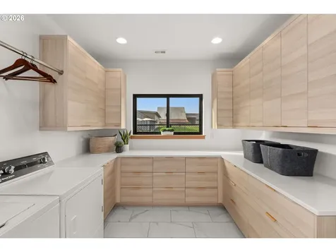 360 Smokey Valley Road Toledo WA 98591