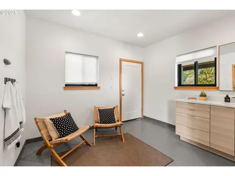 360 Smokey Valley Road Toledo WA 98591