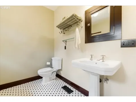 7524 SW Florence Lane Portland OR 97223