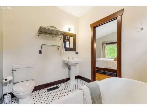 7524 SW Florence Lane Portland OR 97223