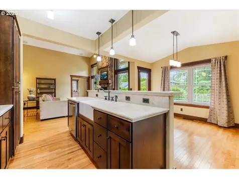 7524 SW Florence Lane Portland OR 97223