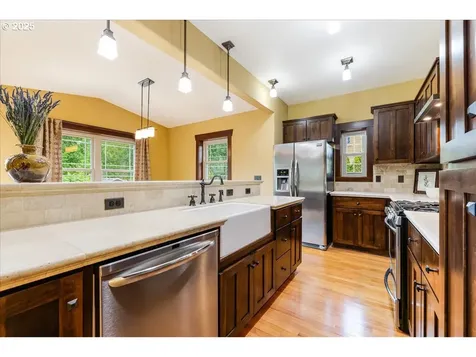 7524 SW Florence Lane Portland OR 97223