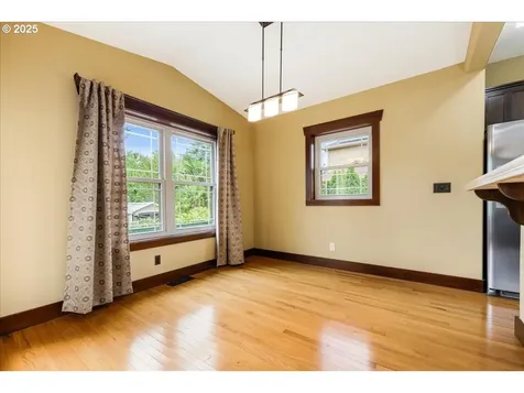 7524 SW Florence Lane Portland OR 97223