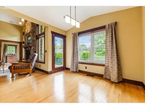 7524 SW Florence Lane Portland OR 97223