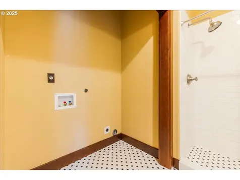 7524 SW Florence Lane Portland OR 97223