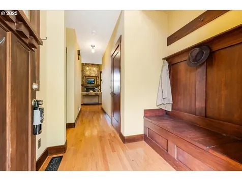 7524 SW Florence Lane Portland OR 97223