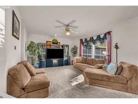 1224 SE 16th Avenue Canby OR 97013