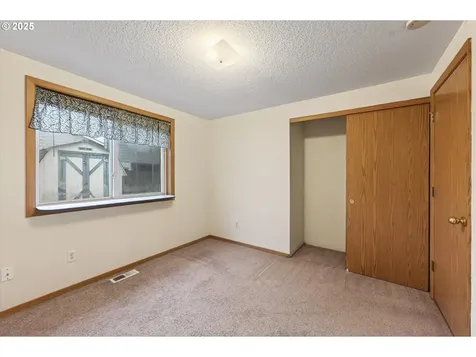 703 NW 17th Street Battle Ground WA 98604