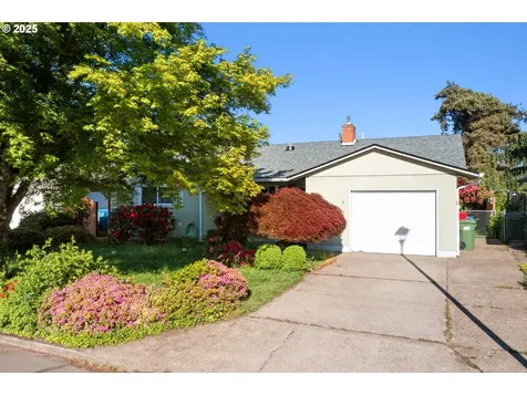 742 Oregon Way Woodburn OR 97071