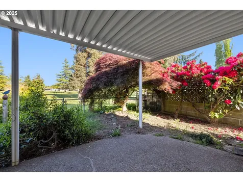 742 Oregon Way Woodburn OR 97071