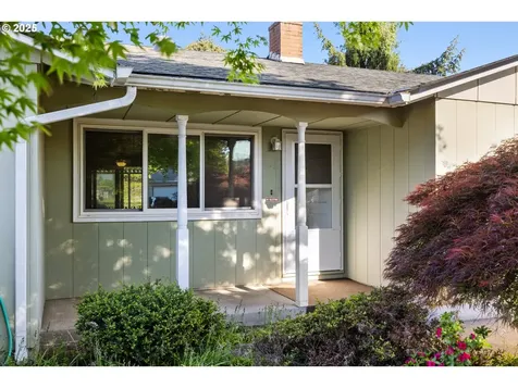 742 Oregon Way Woodburn OR 97071