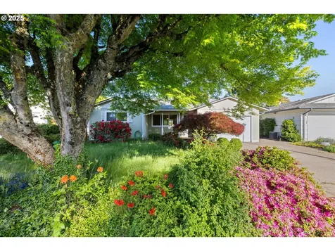 742 Oregon Way Woodburn OR 97071