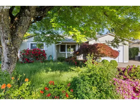 742 Oregon Way Woodburn OR 97071