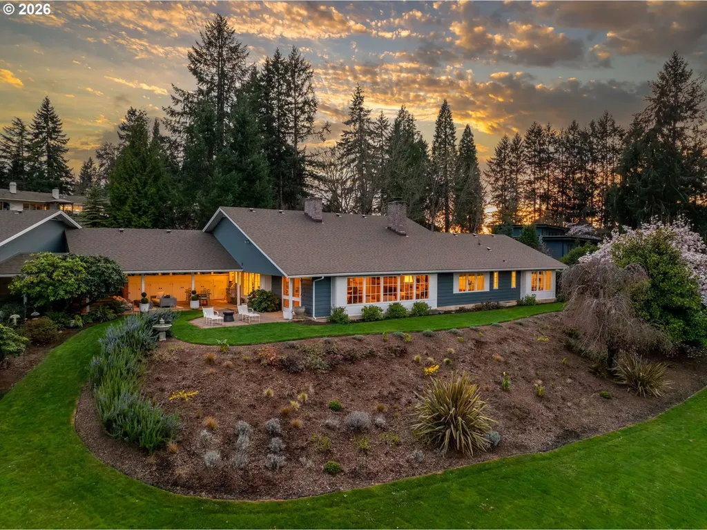 875 W 36th Avenue Eugene OR 97405