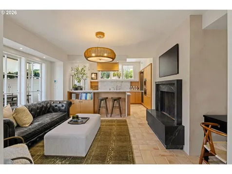 875 W 36th Avenue Eugene OR 97405