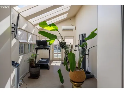 875 W 36th Avenue Eugene OR 97405
