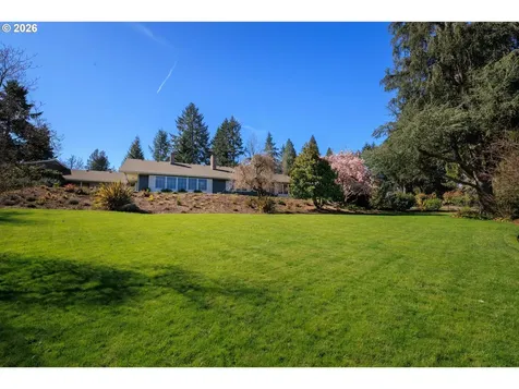 875 W 36th Avenue Eugene OR 97405