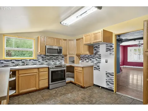 9734 N Exeter Avenue Portland OR 97203