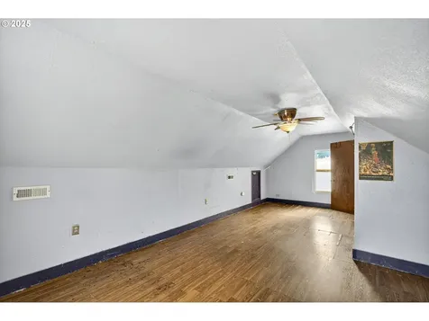 9734 N Exeter Avenue Portland OR 97203