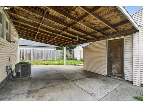9734 N Exeter Avenue Portland OR 97203