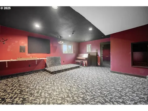 7080 SW Taylors Ferry Road Portland OR 97223