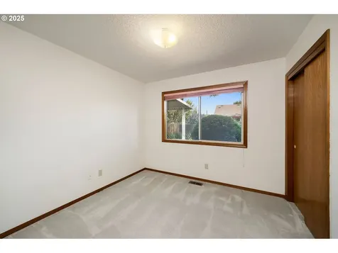 2840 NE Roberts Avenue Gresham OR 97030