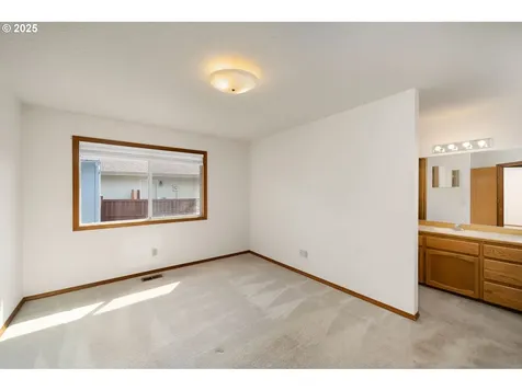 2840 NE Roberts Avenue Gresham OR 97030