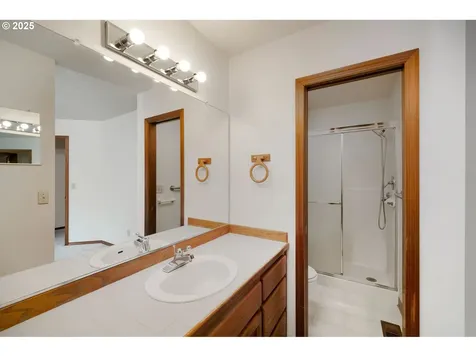 2840 NE Roberts Avenue Gresham OR 97030