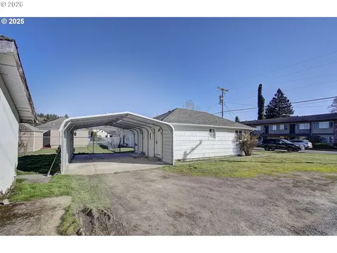 105 Redpath Kelso WA 98626