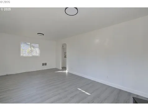 105 Redpath Kelso WA 98626
