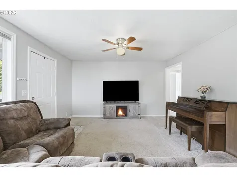 1401 Pierce Street Oregon City OR 97045