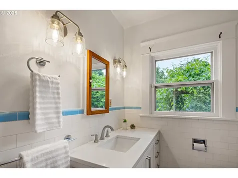 775 W 11th Avenue Eugene OR 97402
