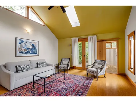 775 W 11th Avenue Eugene OR 97402