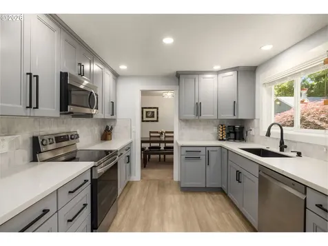 828 NW Forest Street Hillsboro OR 97124