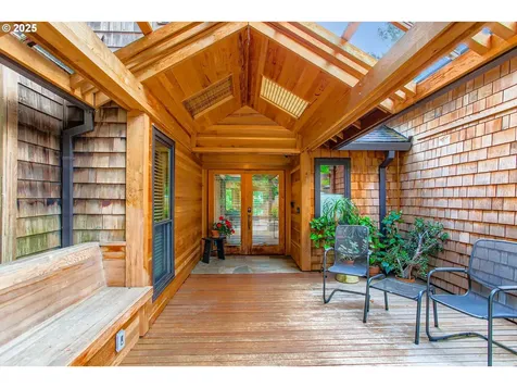 3902 SW Mount Adams Drive Portland OR 97239