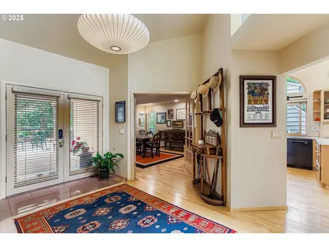 3902 SW Mount Adams Drive Portland OR 97239