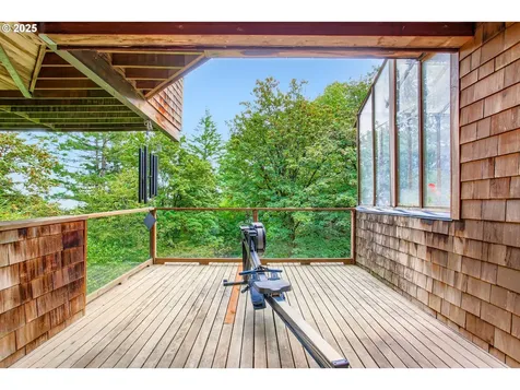 3902 SW Mount Adams Drive Portland OR 97239