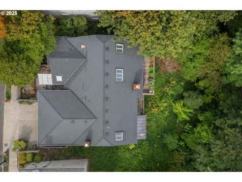 3902 SW Mount Adams Drive Portland OR 97239