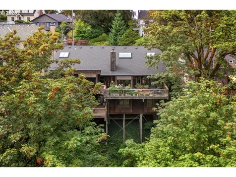 3902 SW Mount Adams Drive Portland OR 97239