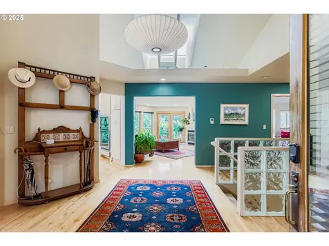 3902 SW Mount Adams Drive Portland OR 97239