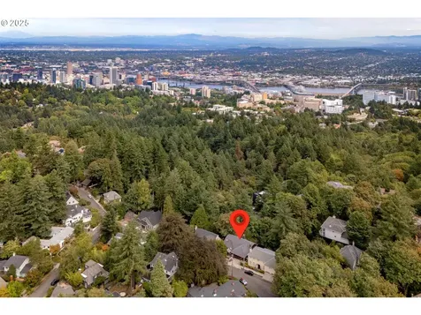 3902 SW Mount Adams Drive Portland OR 97239