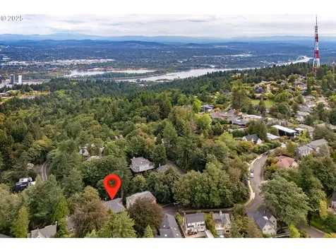 3902 SW Mount Adams Drive Portland OR 97239