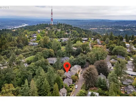 3902 SW Mount Adams Drive Portland OR 97239