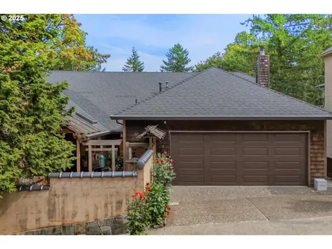 3902 SW Mount Adams Drive Portland OR 97239
