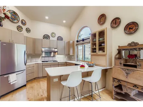 3902 SW Mount Adams Drive Portland OR 97239