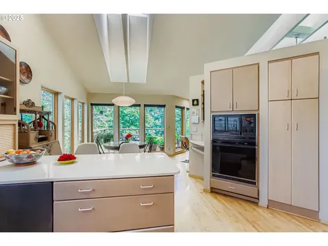 3902 SW Mount Adams Drive Portland OR 97239