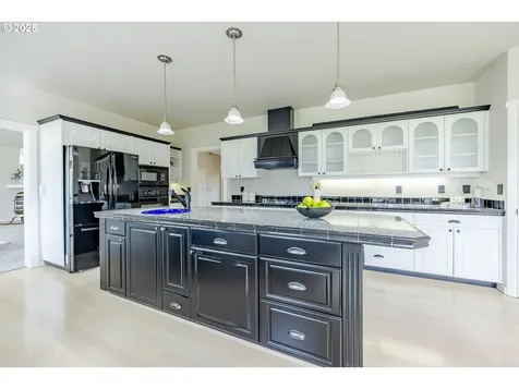 86986 Central Road Eugene OR 97402