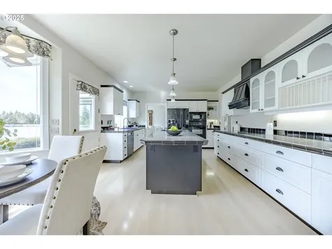 86986 Central Road Eugene OR 97402