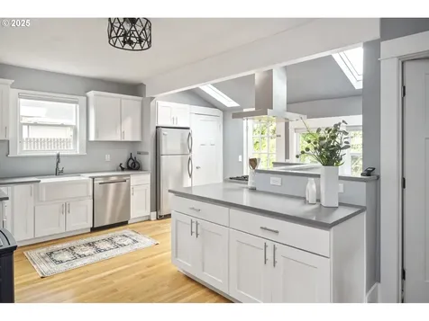 8929 N Mckenna Avenue Portland OR 97203
